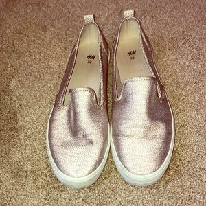 Lightly worn gold glitter slip on sneaker!